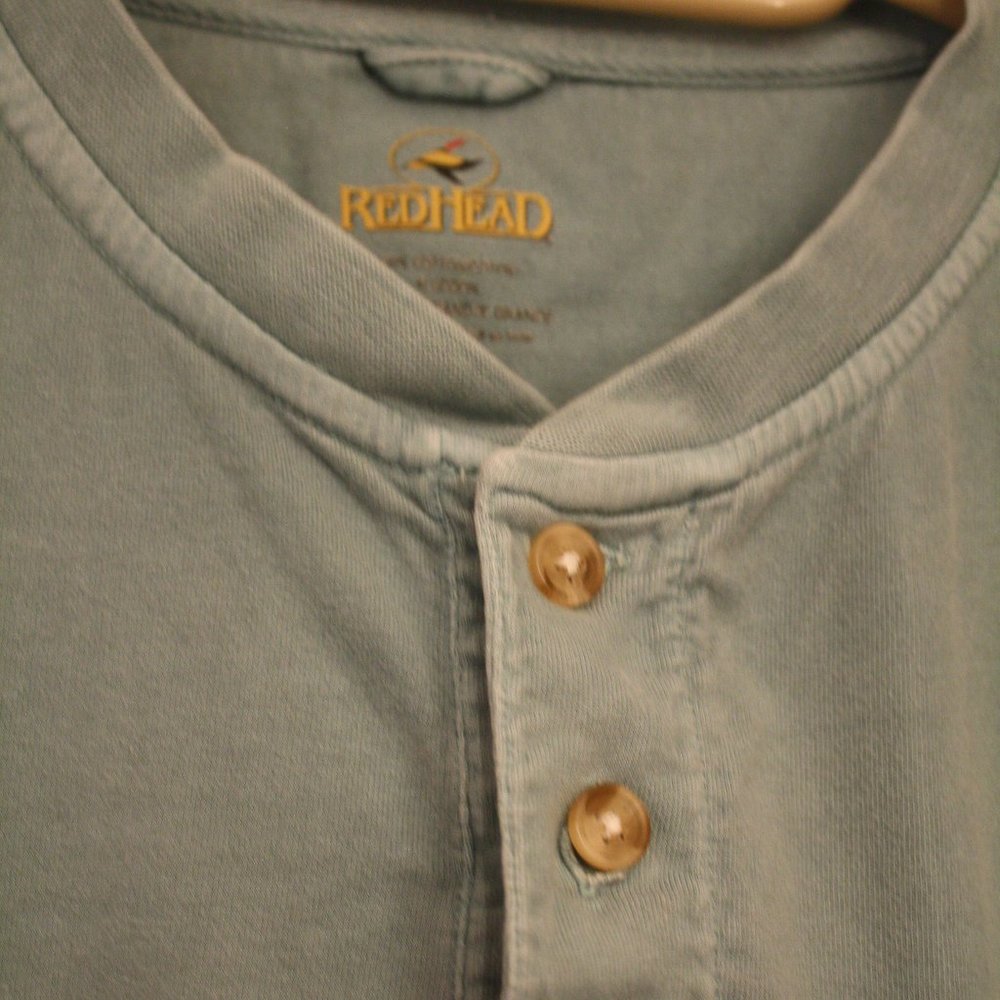 Men’s XL Red Head pull over. 3 buttons. Teal/green